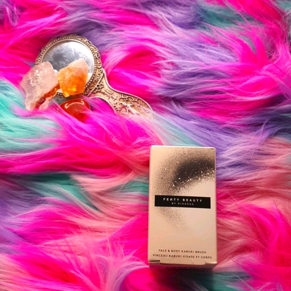 Fenty Beauty Other - Fenty Beauty by Rihanna